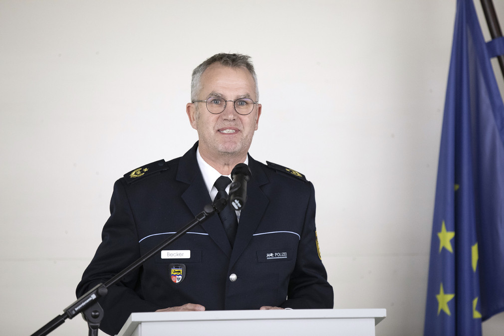 Polizeipräsident hans Becker bei der Übergabe des Schieß- und Einsatztrainingszentrums an sein Polizeipräsisium Heilbronn.