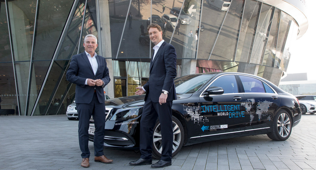 Minister Thomas Strobl zu Gast bei Daimler.