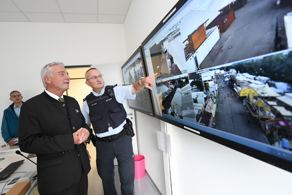 Innenminister Thomas Strobl auf dem Cannstatter Wasen