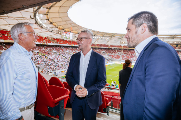 Sicherheit Stadionallianzen in Baden-Württemberg v.l.n.r.: Stv. Ministerpräsident und Innenminister Thomas Strobl, Vorstandsvorsitzender der VfB Stuttgart 1893 AG Alexander Wehrle, Geschäftsführer der DFL GmbH Dr. Marc Lenz
