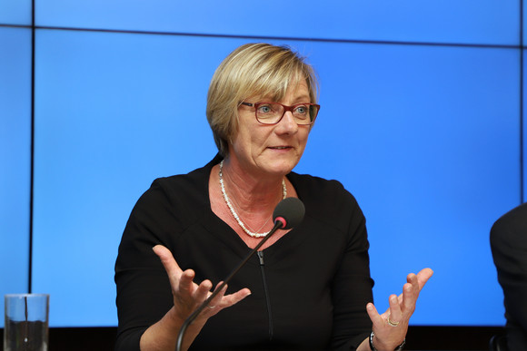 Pressekonferenz Optimierte Kostensteuerung im staatlichen Hochbau Finanzministerin Edith Sitzmann