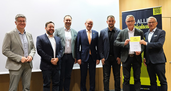 Übergabe von Breitbandförderbescheiden