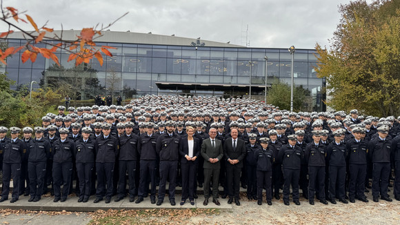 Polizei Erste zentrale Vereidigungsfeier der Polizei Baden-Württemberg Zentrale Vereidigungsfeier