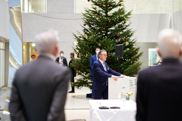 Eintrag in das Goldene Buch der Stadt Stuttgart im Rahmen der Herbstsitzung der Innenministerkonferenz