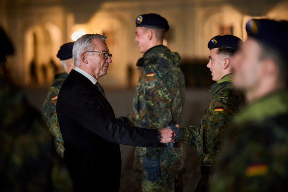 Öffentliches Gelöbnis der Bundeswehr im Schlosshof in Ludwigsburg
