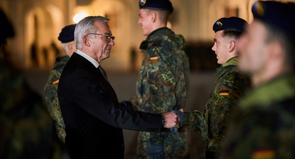 Öffentliches Gelöbnis der Bundeswehr im Schlosshof in Ludwigsburg