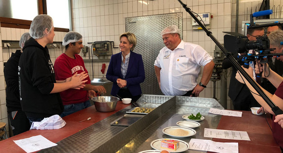 Kreisbereisung Ministerin besucht Landkreis Schwäbisch Hall Ministerin Hoffmeister-Kraut zu Besuch in der Gewerblichen Schule Crailsheim