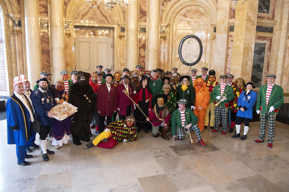 Fastnacht Närrischer Staatsempfang der Landesregierung Gruppenbild mit dem Verband Oberrheinischer Narrenzünfte (Bild: Staatsministerium Baden-Württemberg)