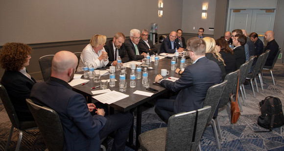 Delegationreise Kretschmann reist nach Kalifornien und Ontario Pressegespräch (Bild: Staatsministerium Baden-Württemberg)