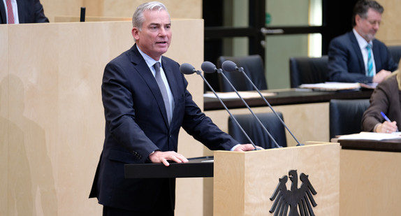 Minister Thomas Strobl spricht im Bundesrat