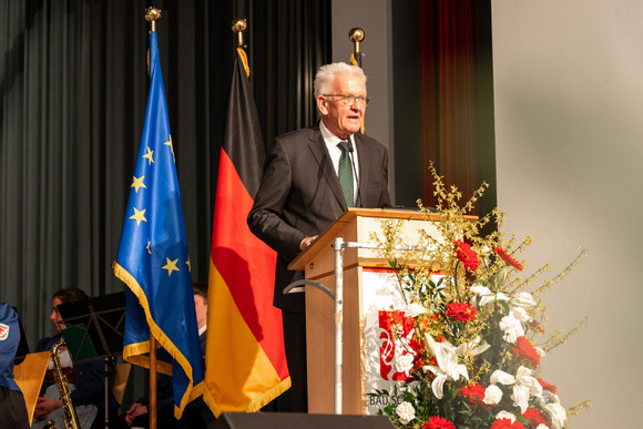 Kabinett Bürgerempfang der Landesregierung in Bad Schussenried Ministerpräsident Winfried Kretschmann bei seiner Ansprache