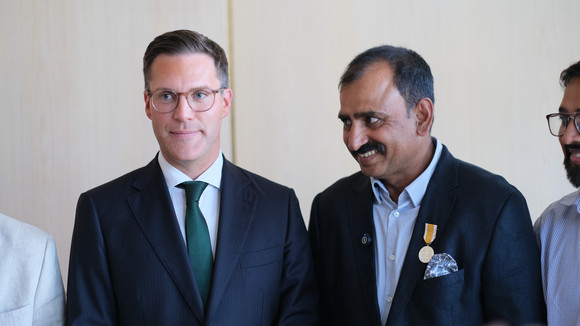 Verleihung der Rettungsmedaille an Muhammad Afzal
