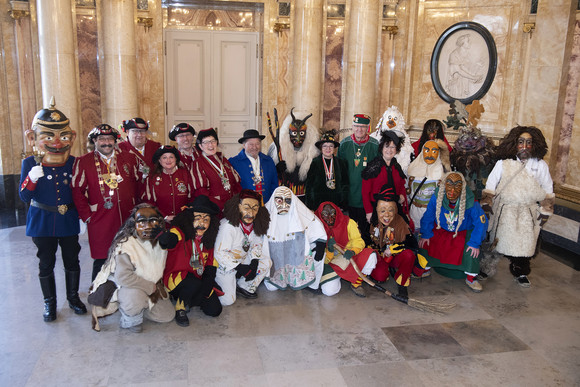 Fastnacht Närrischer Staatsempfang der Landesregierung Gruppenbild mit dem Narrenring Alb-Lauchert (Bild: Staatsministerium Baden-Württemberg)