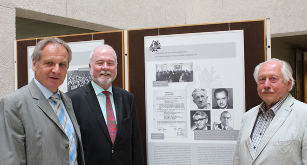 Innenminister Reinhold Gall, der Bundesvorsitzende der Seliger-Gemeinde, Albrecht Schläger, und Helmut Letfuß, Landesvorsitzender der Seliger-Gemeinde in Baden-Württemberg (von links nach rechts)