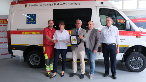 Bevölkerungsschutz Übergabe des neuen Einsatzleitwagens für die DLRG Übergabe des neuen Einsatzleitwagens für die DLRG