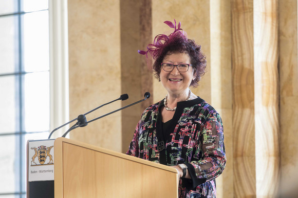 Gesellschaft Festlicher Frühjahrskaffee mit Gerlinde Kretschmann Gerlinde Kretschmann bei ihrer Ansprache