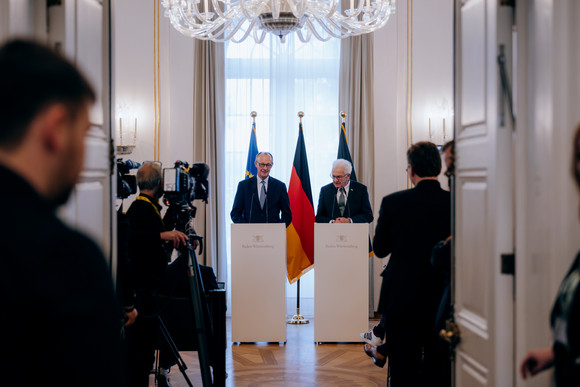 Antrittsbesuch  Bundeskanzler Friedrich Merz besucht Baden-Württemberg Presseerklärungen von Bundeskanzler Friedrich Merz (links) und Ministerpräsident Winfried Kretschmann (rechts)