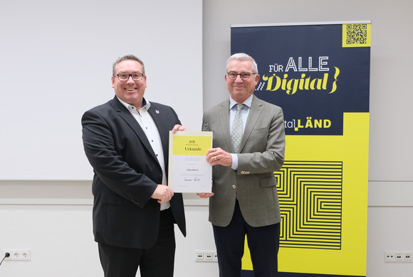 Übergabe von Breitbandförderbescheiden