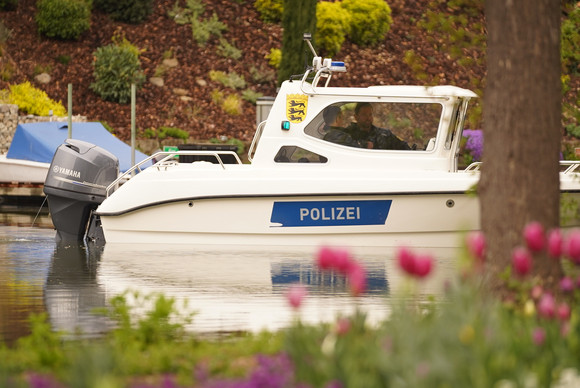 Die Polizei sorgt für Sicherheit bei der Eröffnung der Bundesgartenschau 2019 in Heilbronn.