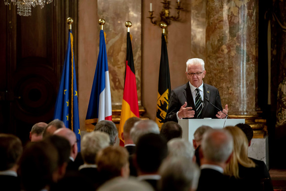 Auszeichnung Verdienstorden des Landes an 19 verdiente Persönlichkeiten Ministerpräsident Winfried Kretschmann bei seiner Ansprache