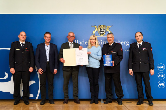 Übergabe der Auszeichnung für ehrenamtsfreundliche Arbeitgeber im Bevölkerungsschutz im Kur- und Kongresszentrum in Freudenstadt