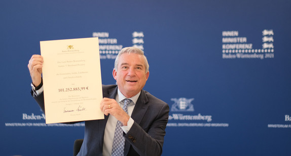 Stv. Ministerpräsident und Digitalisierungsminister Thomas Strobl übergibt weitere 100 Mio. Euro Breitbandfördermittel-