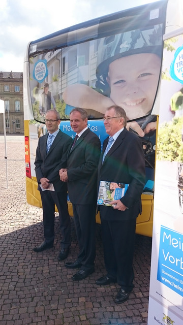 Stefan Bender, Vorstandsmitglied der PSD Bank, Innenminister Reinhold Gall und Lothar Holzwarth, Aufsichtsratsvorsitzender der PSD Bank (von links)