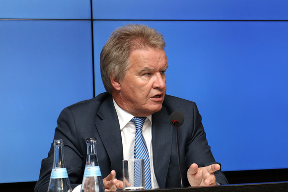 Pressekonferenz Energiepreisbericht 2017 vorgestellt Umweltminister Franz Untersteller