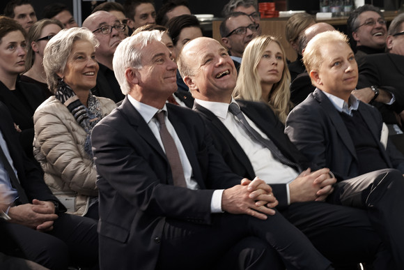 Minister Thomas Strobl mit Bürgermeister Spec im Publikum 
