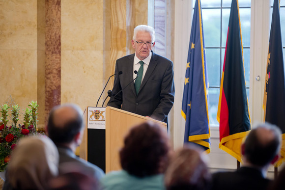 Iftar-Empfang Kretschmann lädt anlässlich des Ramadan zum Fastenbrechen ein Ministerpräsident Winfried Kretschmann