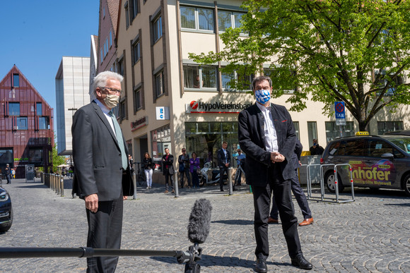 Corona-Krise Treffen von Kretschmann und Söder in Ulm Ministerpräsident Winfried Kretschmann (l.) und der bayerische Ministerpräsident Markus Söder (r.) (Bild: Staatsministerium Baden-Württemberg)