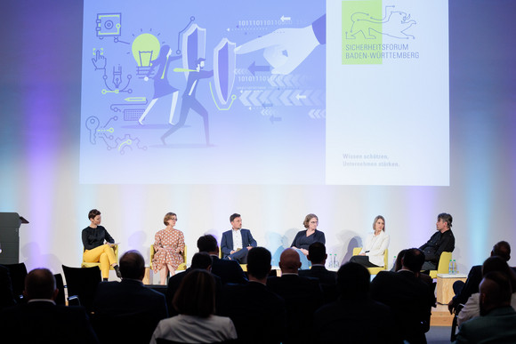 Podiumsdiskussion auf dem Sicherheitsforum