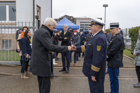 Ministerpräsident Kretschmann und Innenminister Strobl besuchen im Rahmen der Straßburg-Delegationsreise die Wasserschutzpolizei