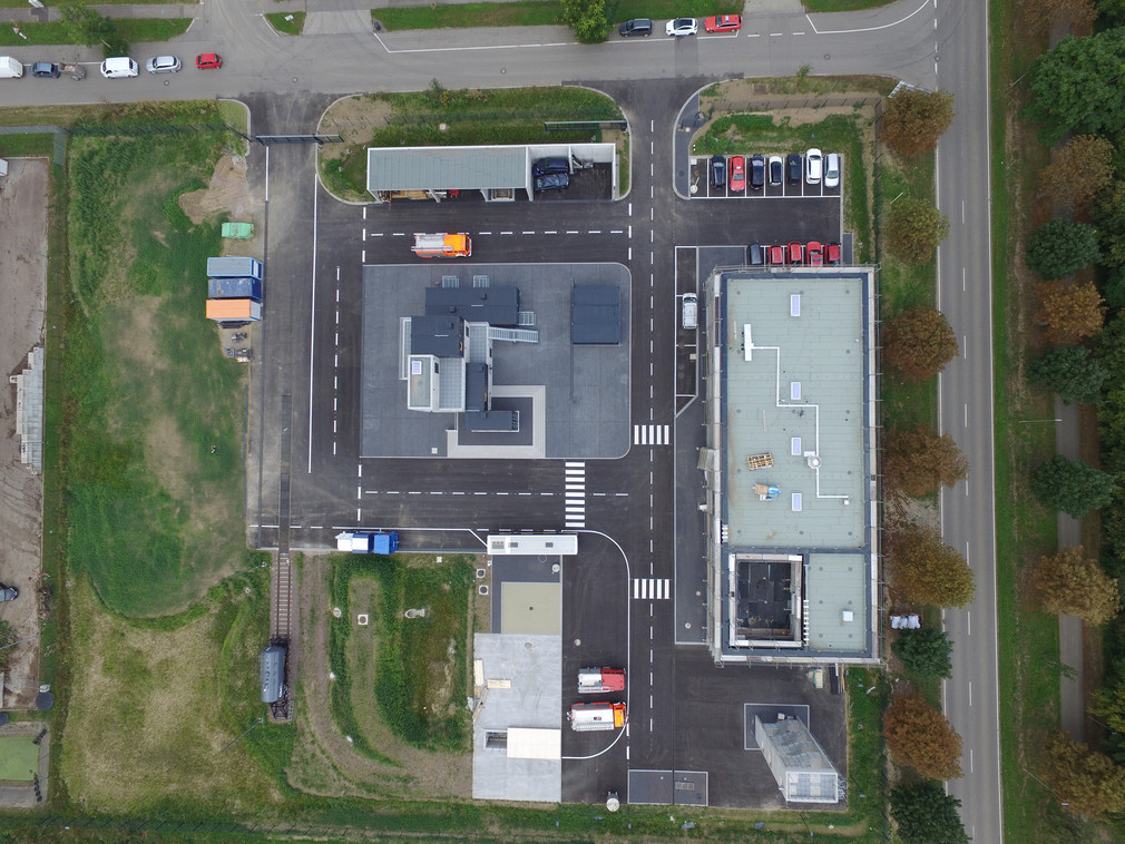 Regionale Feuerwehr-Übungsanlage in Betrieb genommen Regionale Feuerwehr-Übungsanlage des Landkreises Breisgau-Hochschwarzwald und der Stadt Freiburg