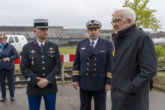 Ministerpräsident Kretschmann und Innenminister Strobl besuchen im Rahmen der Straßburg-Delegationsreise die Wasserschutzpolizei