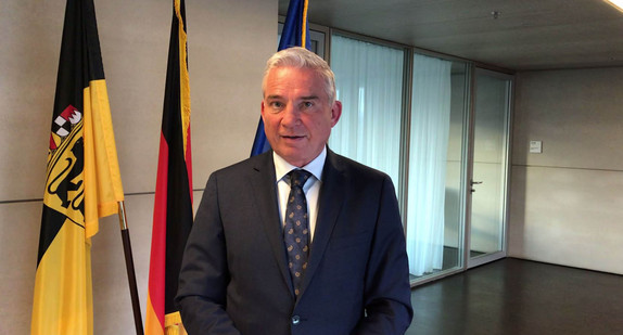 Minister Strobl in seiner Videobotschaft zum Thema Corona-Virus.