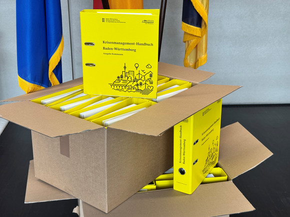 Übergabe Krisenmanagementhandbuch