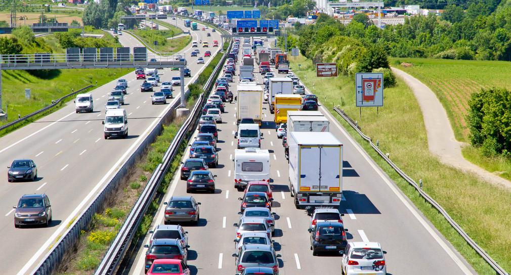 Stau auf der A8.