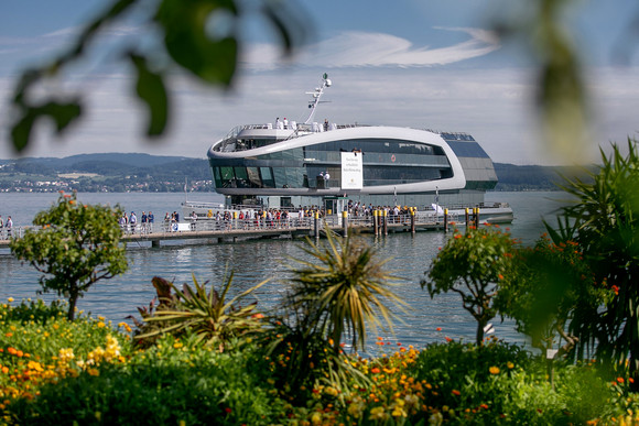 Forschung Nobelpreisträger-Schifffahrt 2019 Ankunft auf der Insel Mainau (Bild: © Staatsministerium Baden-Württemberg)