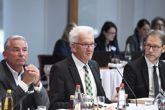 Mobilität Jahresveranstaltung Strategiedialog Automobilwirtschaft BW in Berlin Top-Level-Meeting des Strategiedialogs Automobilwirtschaft BW (Bild: © e-mobil BW / Studio KD Busch)