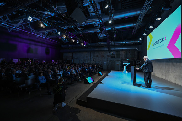 Medien Medienpolitischer Kongress 2024 Ministerpräsident Winfried Kretschmann bei seiner Begrüßungsrede