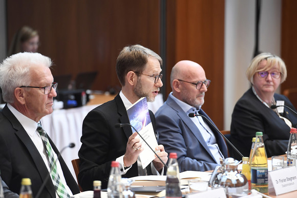 Mobilität Jahresveranstaltung Strategiedialog Automobilwirtschaft BW in Berlin Top-Level-Meeting des Strategiedialogs Automobilwirtschaft BW (Bild: © e-mobil BW / Studio KD Busch)