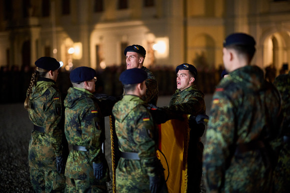 Öffentliches Gelöbnis der Bundeswehr im Schlosshof in Ludwigsburg