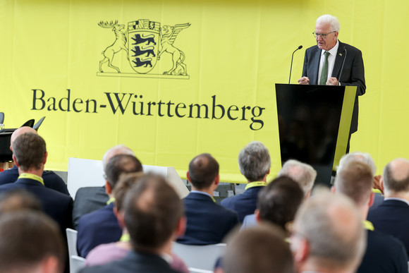 Innovationsoffensive Auftakt der Luft- und Raumfahrtstrategie des Landes Ministerpräsident Winfried Kretschmann bei seiner Ansprache