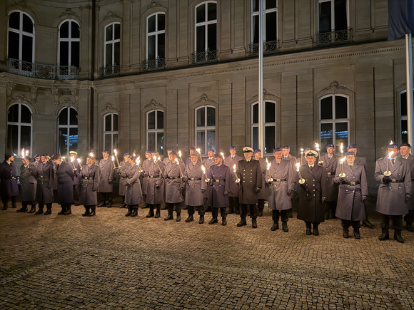 Bundeswehr Streitkräfteempfang 2025 in Stuttgart Minister Strobl empfängt die Streitkräfte im Neuen Schloss