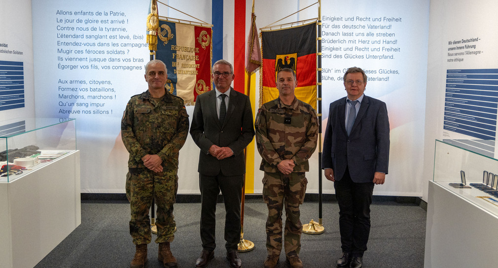 Bundeswehr Innenminister Thomas Strobl zu Besuch bei der Deutsch-Französischen-Brigade Besuch bei der Deutsch-Französischen-Brigade