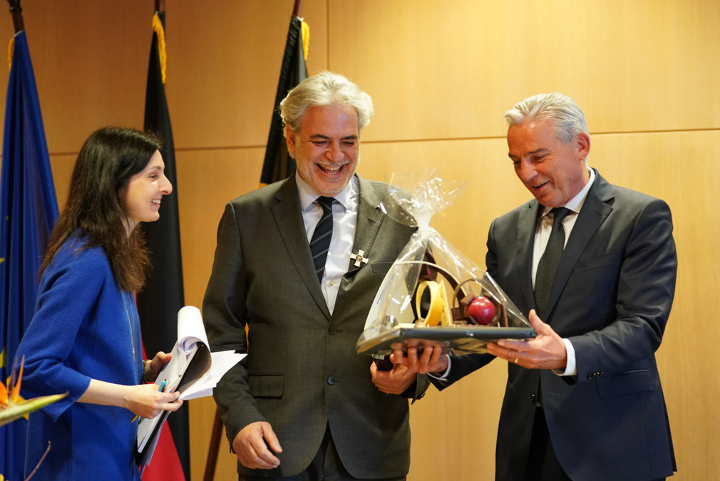  EU-Kommissar Christos Stylianides mit Innenminister Thomas Strobl bei seinem Besuch in Stuttgart.