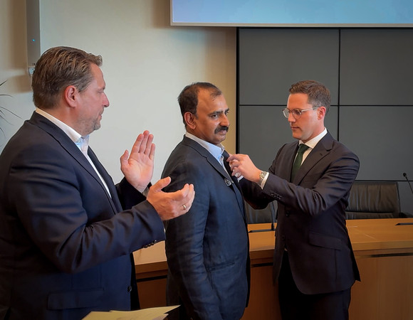 Verleihung der Rettungsmedaille an Muhammad Afzal