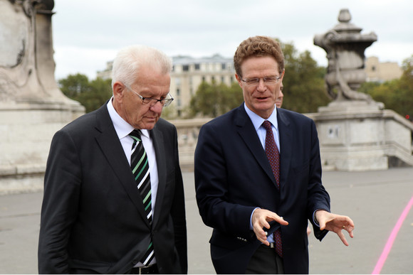 Ausland Delegationsreise nach Frankreich Ministerpräsident Winfried Kretschmann (l.) und der deutsche Botschafter Nikolaus Meyer-Landrut (r.)