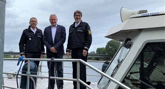 Staatssekretär Blenke bei der Wasserschutzpolizei